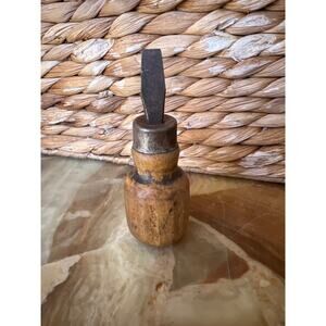 Stubby Wood Handled VTG Flathead